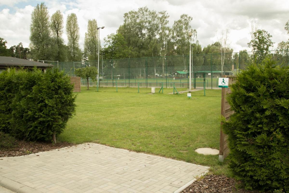 Camping Oaza Blonie Kornik Domki Standard Plus - 3 Pokoje Luaran gambar