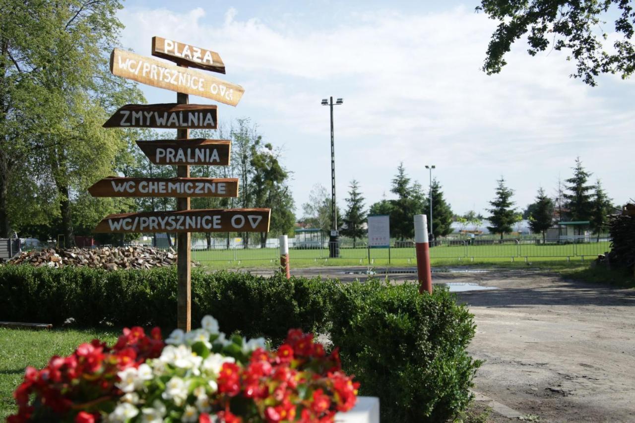 Camping Oaza Blonie Kornik Domki Standard Plus - 3 Pokoje Luaran gambar