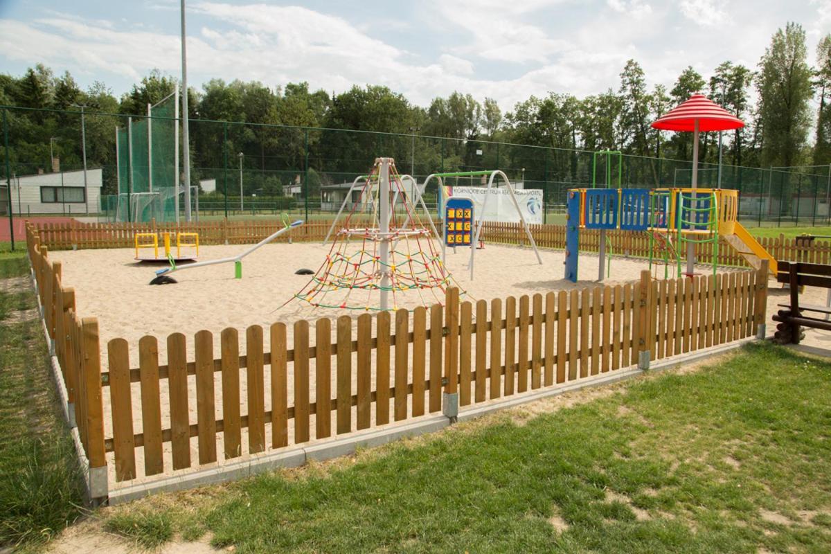 Camping Oaza Blonie Kornik Domki Standard Plus - 3 Pokoje Luaran gambar